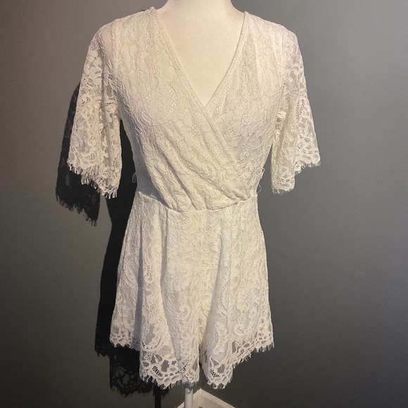 Ash & violet lace romper size large - Picture 6 of 6